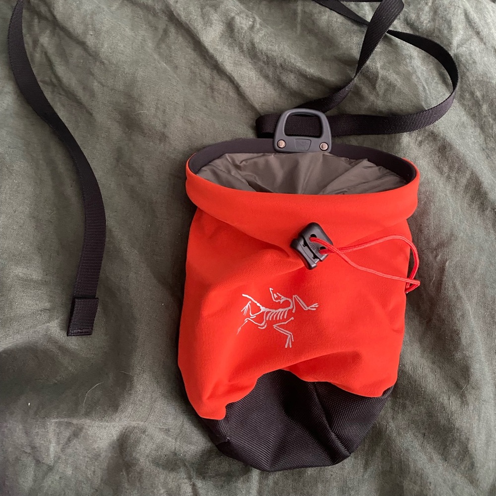 Large arcteryx chalk bag NWOT
